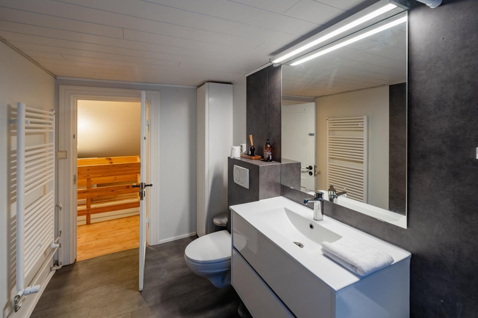 Day Dream Central Akureyri Three Bedroom Apt Экстерьер фото