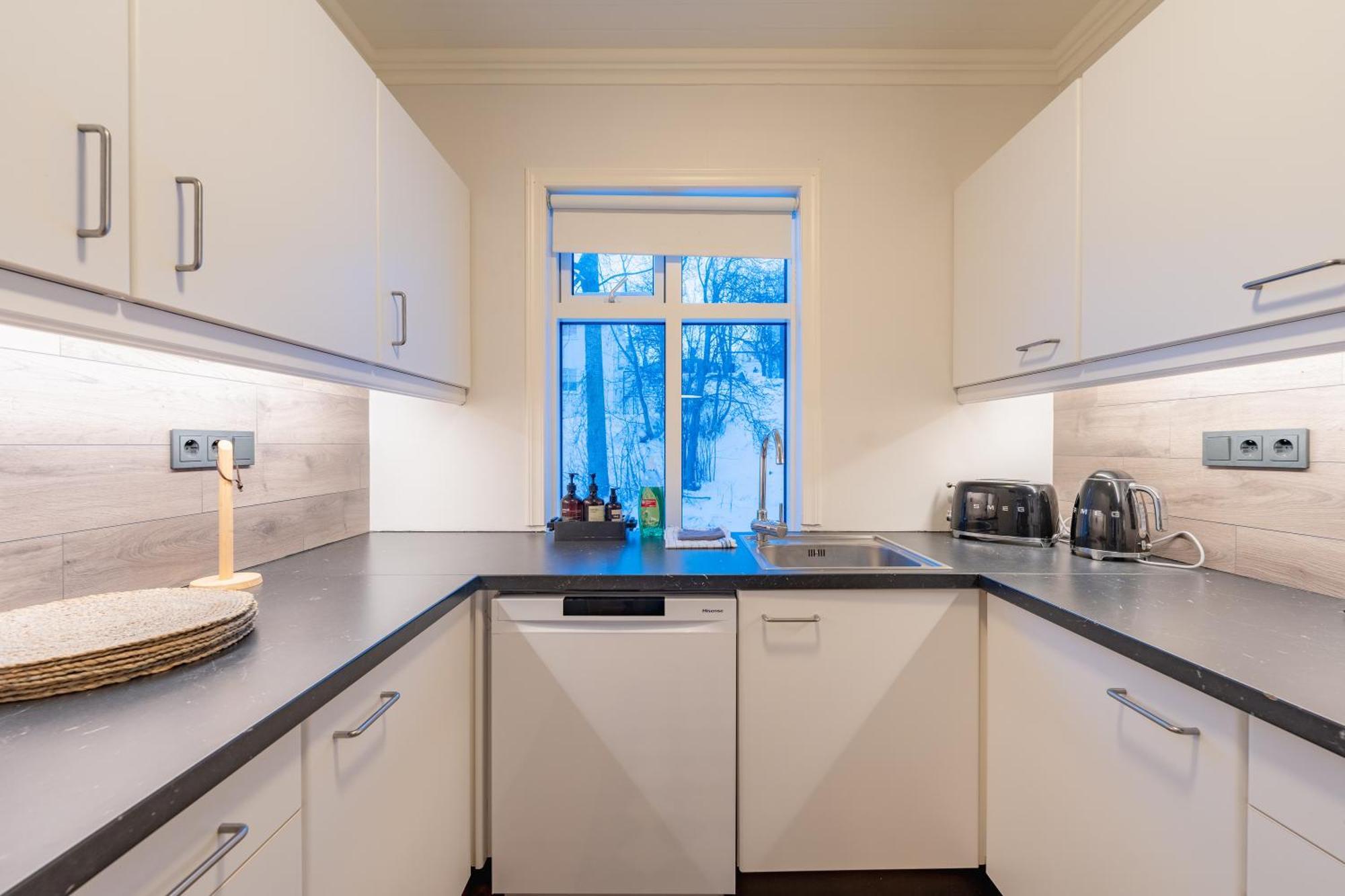 Day Dream Central Akureyri Three Bedroom Apt Экстерьер фото