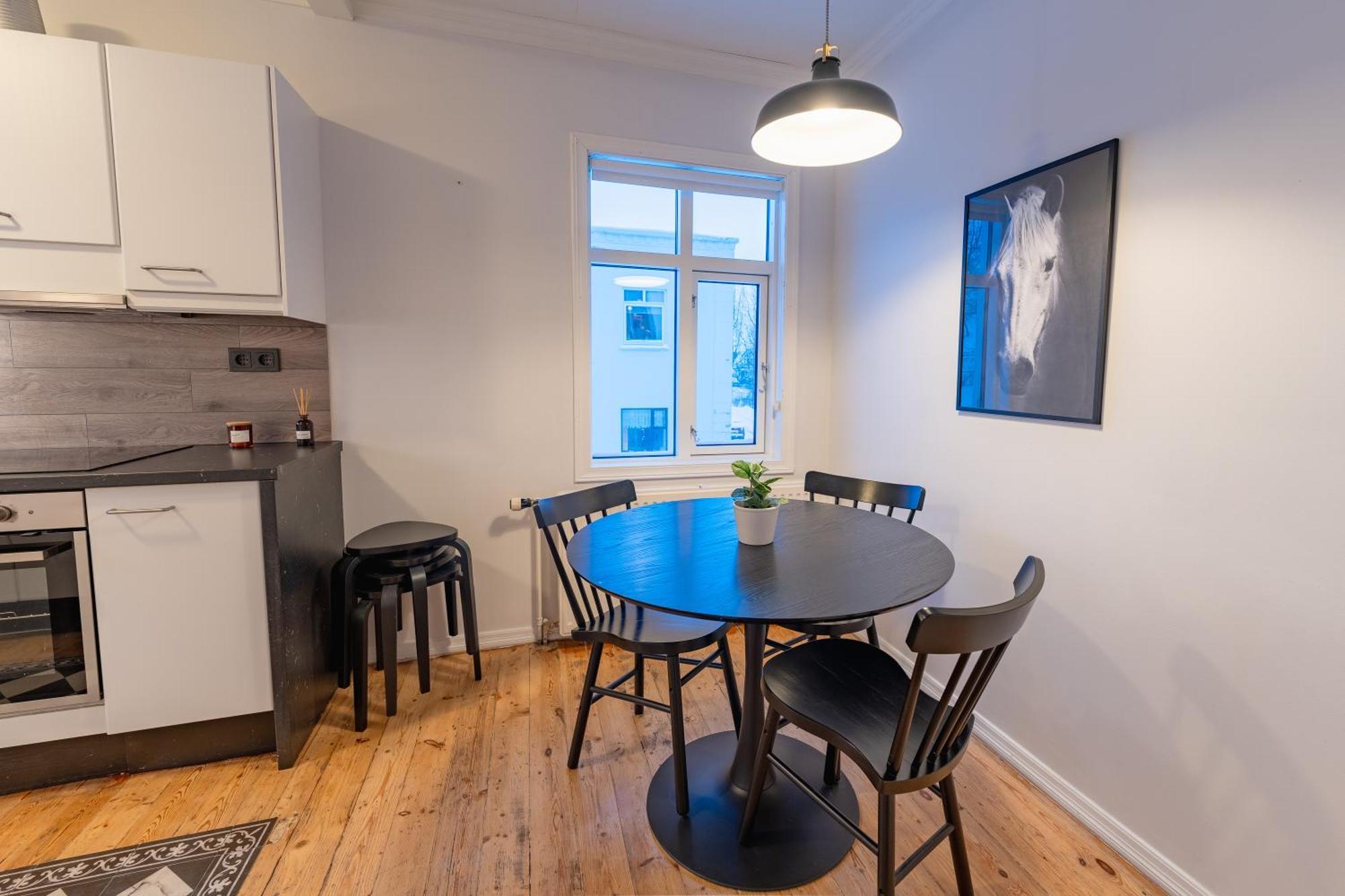 Day Dream Central Akureyri Three Bedroom Apt Экстерьер фото